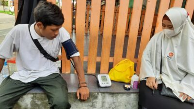 RKI Jakarta Utara Peduli Kesehatan, Datangi Warga Tugu Cek Gula Darah Gratis