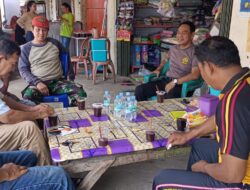 Kapolsek Urban Pitumpanua Silaturahmi dengan Warga Kompleks Pasar Siwa