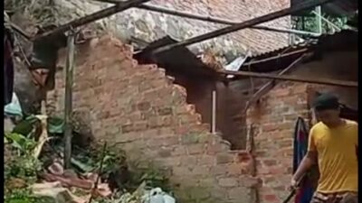 Longsor Akibat Guyuran Hujan, Batu Besar di Serengsem Bandar Lampung Menimpa Dua Unit Rumah Warga