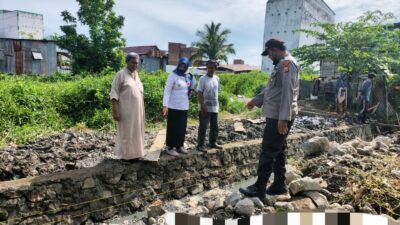 Antisipasi Konflik Akibat Pembangunan Drainase, Kanit Binmas Polsek Pitumpanua Turun Ke Lokasi