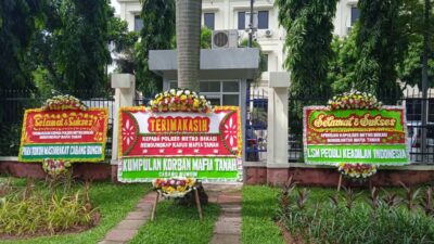 Bekuk Mafia Tanah, Mapolres Metro Bekasi Banjir Karangan Bunga