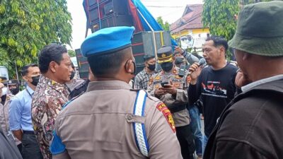 MAPKO NUSANTARA Gelar Aksi di Depan Kantor OJK Kediri