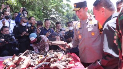 Polda Sumsel Musnahkan Ratusan Senpi Rakitan Hasil Operasi