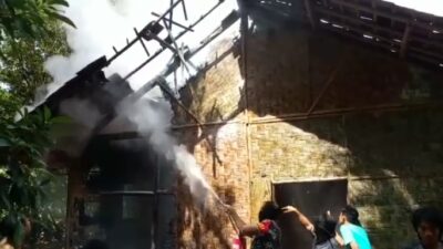 Rumah Semi Permanen Milik Warga Pesawaran Lampung, Hangus Tebakar