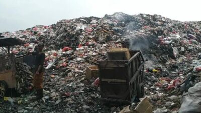 Gunungan Sampah Di Bintara Jaya Resahkan Warga