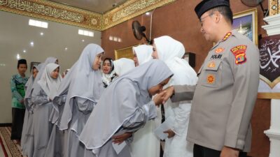 Peringati Maulid Nabi Muhammad SAW, Kapolresta Bandar Lampung Berikan Tali Asih Kepada Anak Yatim Piatu
