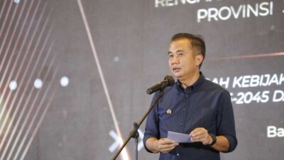 Bey Machmud Tetapkan UMK Kabupaten dan Kota di Jawa Barat, Berikut Besaran Kenaikannya