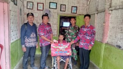 11 KPM Desa Bali Agung Secara Dor to Dor Terima BLT DD