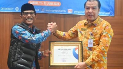 Respon Cepat Pengaduan Masyarakat, Pemkab Merangin Terima Penghargaan dari Ombudsman