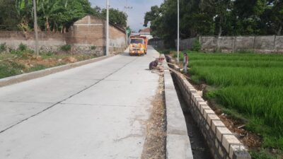 Dinas PUPR Kabupaten Mojokerto Bangun Jalan Beton Ruas Jalan Centong-Kertosari