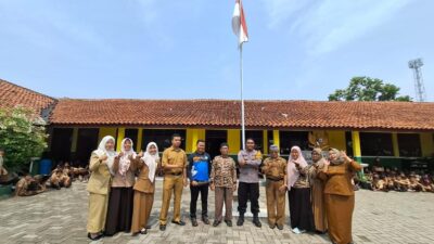 Berikan Pemahaman Hukum Sejak Dini Pada Pelajar, Polsek Serang Baru Giat “Police Goes To School”