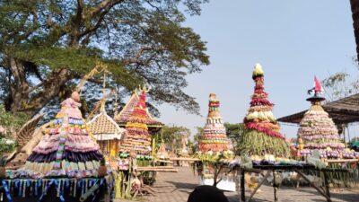 Desa Dapet Gresik Gelar Acara Sedekah Bumi, Warga Antusias Ikuti Parade Hasil Bumi
