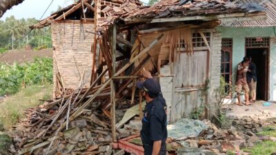 Puting Beliung di Desa Tanjungsari Palas, Puluhan Rumah Rusak