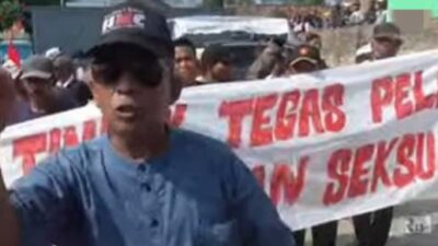 Diduga Terlibat Pelecehan Seksual, Warga Desa Bangunan Lamsel Gelar Aksi Unjuk Rasa