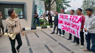 Kembali Gelar Aksi, Koalisi Masyarakat Peduli Kabupaten Bekasi Permasalahkan Jabatan Ketua KONI dan Dirut PDAM