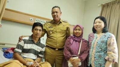 Jenguk Korban, Tri Adhianto Minta APH Tangkap Pelaku Penganiaya Satpam