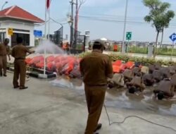 Sujud Syukur di Hari Pertama Masuk Kerja, UPTD Wilayah lll Sirami Tenaga Honorer yang Sudah di Angkat P3K