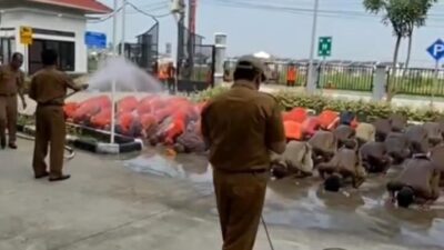 Sujud Syukur di Hari Pertama Masuk Kerja, UPTD Wilayah lll Sirami Tenaga Honorer yang Sudah di Angkat P3K