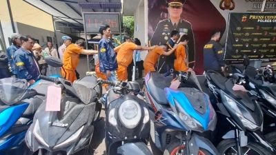 Modus Begal di Cimahi Pura-pura Jadi Debt Collector, Lima Pelaku Ditangkap BB Sepeda Motor Sampai 12 Unit