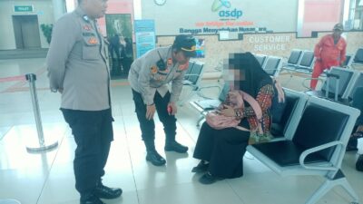 Personel Polsek Bakauheni Berhasil Bujuk Penumpang Anak Yang Alami Depresi