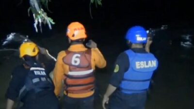 Belum Membuahkan Hasil, Tim SAR Lanjutkan Pencarian Tiga Bocah Tenggelam Kali Cikarang