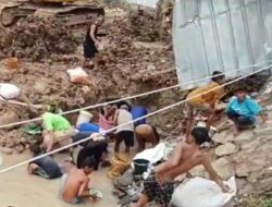 Warga Cikarang Ramai-Ramai Panen Ikan di Kali Cikarang, Penyebab Masih Misterius