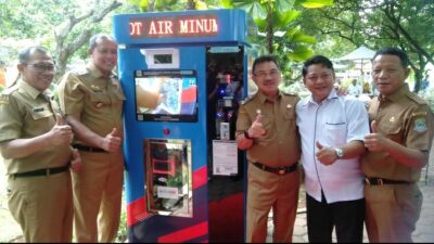 Langkah Nyata Kurangi Plastik, Pemkot Bekasi Pasang Mesin Air Minum Isi Ulang